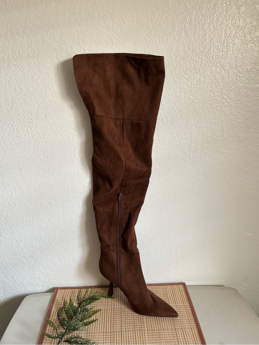 JEFFREY CAMBELL Woman Pointed Toe Over The Knee Boot Size: 9